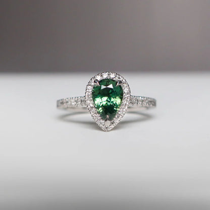LUNA EMERALD RING